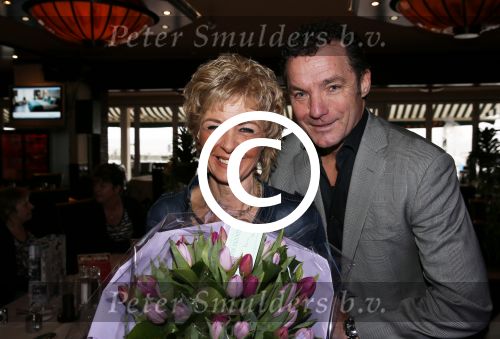 Volendam 14 februari 2013
Presentatie cd Jan Keizer en Annie Schilder bij old dutch. Annie met John de Bever
Peter Smulders bv