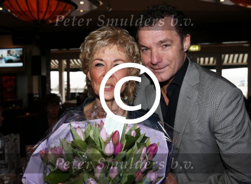 Volendam 14 februari 2013
Presentatie cd Jan Keizer en Annie Schilder bij old dutch. Annie met John de Bever
Peter Smulders bv