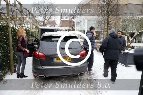 Amsterdam 22 januari 2013
Estelle Cruijff en twee vrienden hebben Badr Hari opgehaald nadat hij vrijgelaten is uit de gevangenis. Bij hun huis stond veel pers te wachten.
Peter Smulders bv