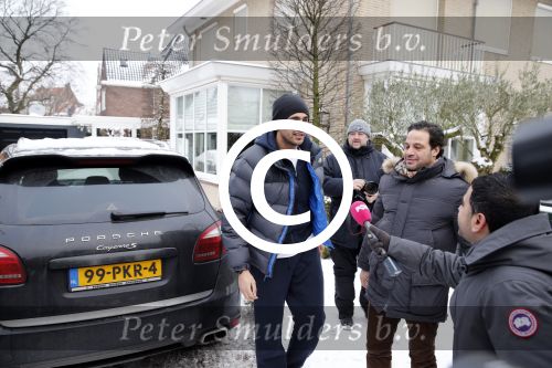 Amsterdam 22 januari 2013
Estelle Cruijff en twee vrienden hebben Badr Hari opgehaald nadat hij vrijgelaten is uit de gevangenis. Bij hun huis stond veel pers te wachten.
Peter Smulders bv