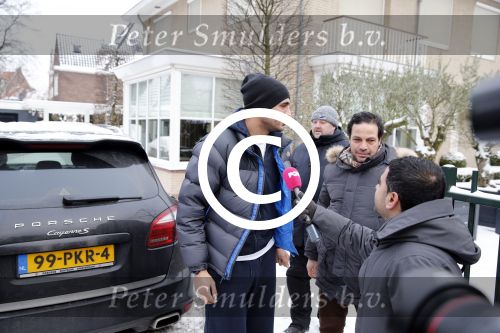 Amsterdam 22 januari 2013
Estelle Cruijff en twee vrienden hebben Badr Hari opgehaald nadat hij vrijgelaten is uit de gevangenis. Bij hun huis stond veel pers te wachten.
Peter Smulders bv