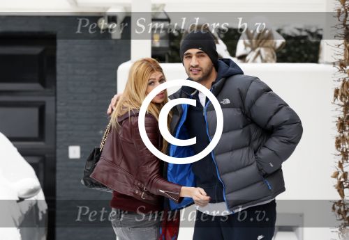 Amsterdam 22 januari 2013
Estelle Cruijff en twee vrienden hebben Badr Hari opgehaald nadat hij vrijgelaten is uit de gevangenis. Bij hun huis stond veel pers te wachten.
Peter Smulders bv