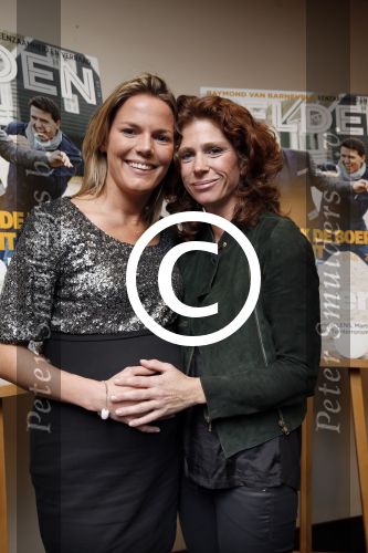 Volendam Katwoude 8 februari 2013
Presentatie nieuwe helden van Barbara en Frits Barend met in het blad Frank de Boer en Jan Smit bij hotel v d Valk. Barbara met haar zwangere vrouw
Peter Smulders bv