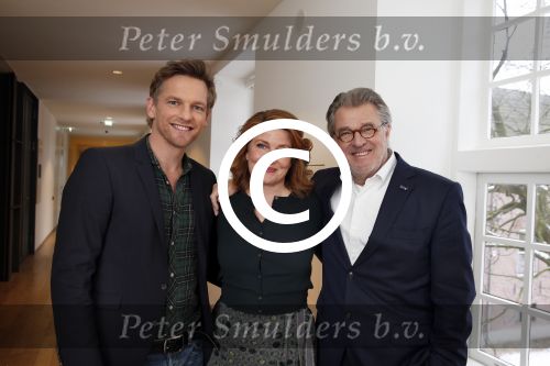 Amsterdam 12 februari 2013
Presentatie serie een huis voor Vincent (v Gogh) in de hermitage met oa Barry Atsma Jereon Krabbe en Betty Schuurman.
Peter Smulders bv