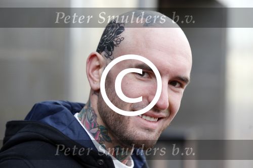 Amsterdam 3 februari 2013
Premiere Ted en de Schat in pathe Arena. Ben Saunders met zijn nieuwe tatoo die over SORAYA (ex vriendin) is gezet en met zijn dochter
Peter Smulders bv