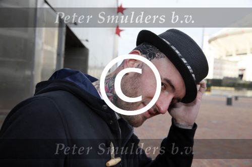Amsterdam 3 februari 2013
Premiere Ted en de Schat in pathe Arena. Ben Saunders met zijn nieuwe tatoo die over SORAYA (ex vriendin) is gezet en met zijn dochter
Peter Smulders bv
