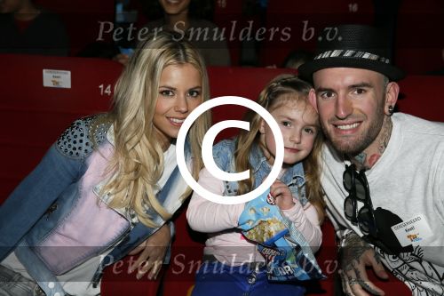 Amsterdam 3 februari 2013
Premiere Ted en de Schat in pathe Arena. Ben Saunders met zijn dochter en vriendin Yvonne Coldeweijer (Keet)
Peter Smulders bv
