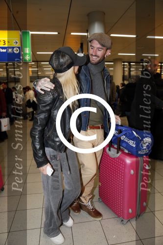 Schiphol 20 januari 2013
Ben Saunders haalt zijn vriendin Keet Yvonne Coldeweijer op op schiphol nadat zij naar Mauritius is geweest.
Peter Smulders bv