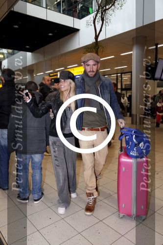 Schiphol 20 januari 2013
Ben Saunders haalt zijn vriendin Keet Yvonne Coldeweijer op op schiphol nadat zij naar Mauritius is geweest.
Peter Smulders bv