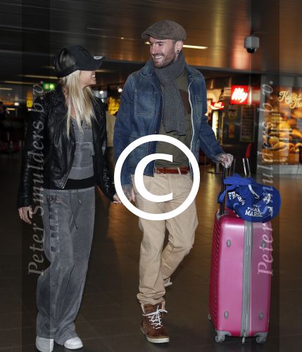 Schiphol 20 januari 2013
Ben Saunders haalt zijn vriendin Keet Yvonne Coldeweijer op op schiphol nadat zij naar Mauritius is geweest.
Peter Smulders bv