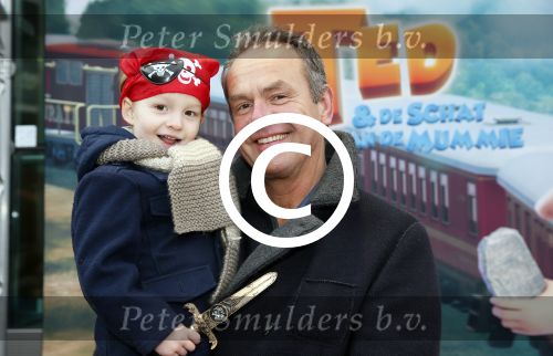 Amsterdam 3 februari 2013
Premiere Ted en de Schat in pathe Arena. Bert Kuizenga met kleinzoon
Peter Smulders bv