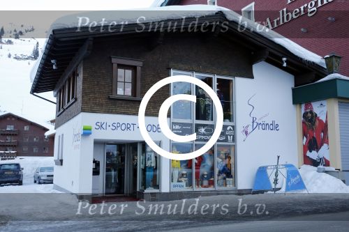 Lech/Zurs 18 en 19 februari 2013
Hotspots en winkels waar koningin Beatrix winkelt boodschappen doet en gaat eten/lunchen.
Peter Smulders bv