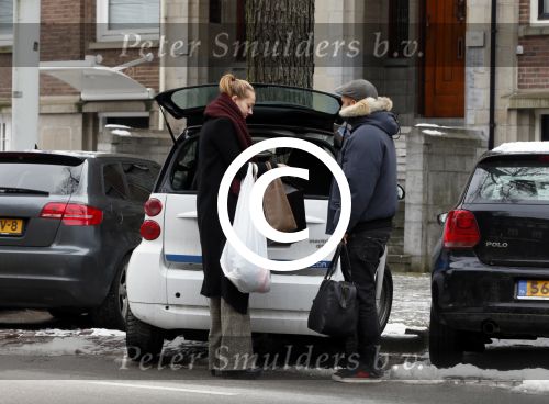 Amsterdam 11 februari 2013
Carolien Spoor en John Karthaus bij een car2go auto.
Peter Smulders bv