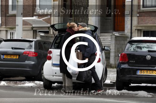 Amsterdam 11 februari 2013
Carolien Spoor en John Karthaus bij een car2go auto.
Peter Smulders bv