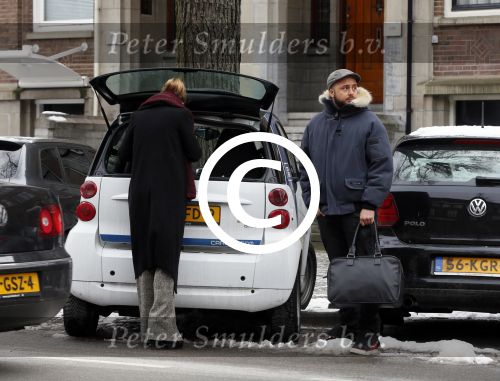 Amsterdam 11 februari 2013
Carolien Spoor en John Karthaus bij een car2go auto.
Peter Smulders bv