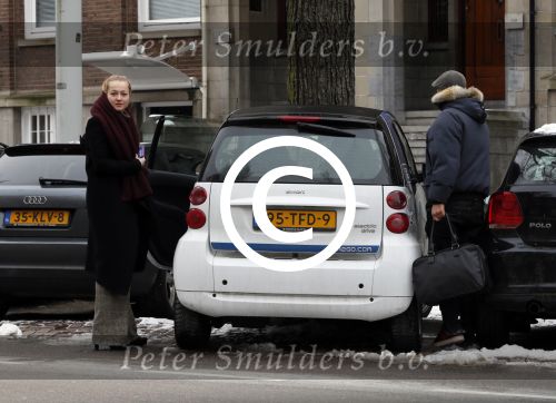 Amsterdam 11 februari 2013
Carolien Spoor en John Karthaus bij een car2go auto.
Peter Smulders bv