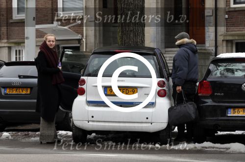 Amsterdam 11 februari 2013
Carolien Spoor en John Karthaus bij een car2go auto.
Peter Smulders bv