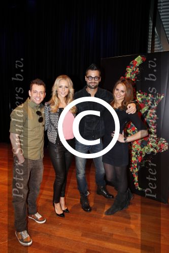 Amsterdam 15 februari 2013
Presentatie rtl programma lets dance now met oa Chantal Janzen Jan Kooijman Dan Karaty en Lieke v Lexmond.
Peter Smulders bv