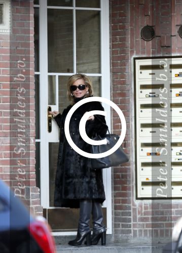 Amsterdam 22 januari 2013
Connie Breukhoven loopt naar het huis van Frans v Maarschalkerwaart.
Peter Smulders bv