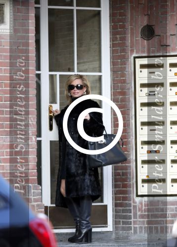 Amsterdam 22 januari 2013
Connie Breukhoven loopt naar het huis van Frans v Maarschalkerwaart.
Peter Smulders bv