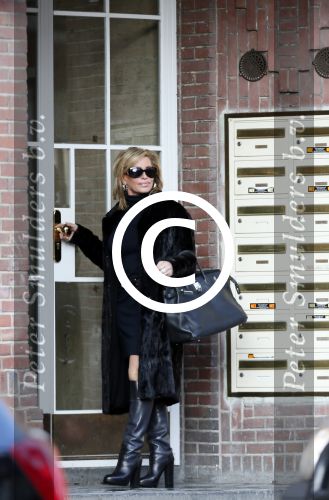Amsterdam 22 januari 2013
Connie Breukhoven loopt naar het huis van Frans v Maarschalkerwaart.
Peter Smulders bv
