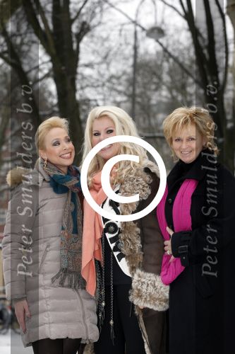 Amsterdam 26 januari 2013
Debbie Jenner Gemma v Eck en Marga Scheide tijdens intervieuw voor Stry in hotel Americain.
Peter Smulders bv