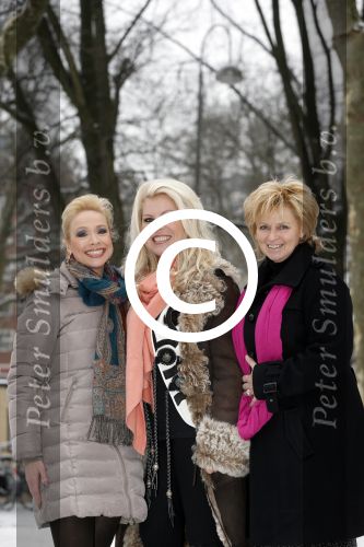 Amsterdam 26 januari 2013
Debbie Jenner Gemma v Eck en Marga Scheide tijdens intervieuw voor Stry in hotel Americain.
Peter Smulders bv