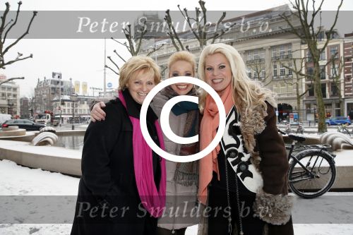 Amsterdam 26 januari 2013
Debbie Jenner Gemma v Eck en Marga Scheide tijdens intervieuw voor Stry in hotel Americain.
Peter Smulders bv