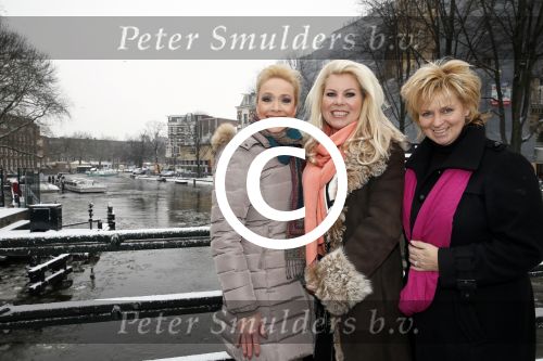 Amsterdam 26 januari 2013
Debbie Jenner Gemma v Eck en Marga Scheide tijdens intervieuw voor Stry in hotel Americain.
Peter Smulders bv