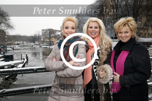 Amsterdam 26 januari 2013
Debbie Jenner Gemma v Eck en Marga Scheide tijdens intervieuw voor Stry in hotel Americain.
Peter Smulders bv
