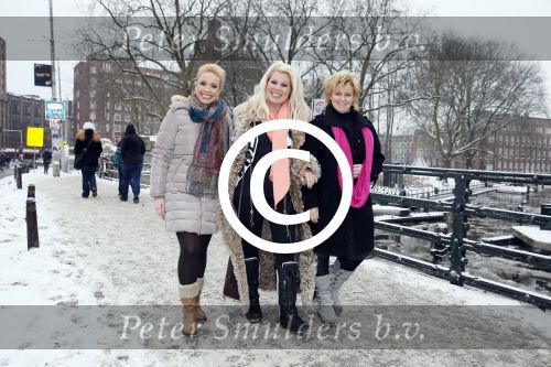 Amsterdam 26 januari 2013
Debbie Jenner Gemma v Eck en Marga Scheide tijdens intervieuw voor Stry in hotel Americain.
Peter Smulders bv