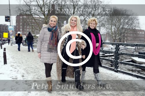 Amsterdam 26 januari 2013
Debbie Jenner Gemma v Eck en Marga Scheide tijdens intervieuw voor Stry in hotel Americain.
Peter Smulders bv