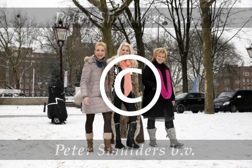 Amsterdam 26 januari 2013
Debbie Jenner Gemma v Eck en Marga Scheide tijdens intervieuw voor Stry in hotel Americain.
Peter Smulders bv