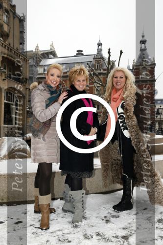 Amsterdam 26 januari 2013
Debbie Jenner Gemma v Eck en Marga Scheide tijdens intervieuw voor Stry in hotel Americain.
Peter Smulders bv