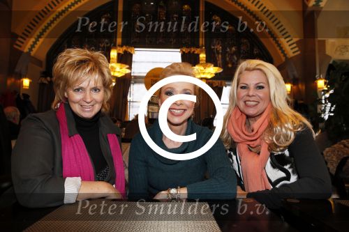 Amsterdam 26 januari 2013
Debbie Jenner Gemma v Eck en Marga Scheide tijdens intervieuw voor Stry in hotel Americain.
Peter Smulders bv