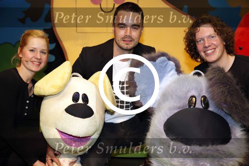 Leiden 10 februari 2013
Premiere Woezel en Pip in de Leidse schouwburg. Dinand Woesthoff met vrouw Lucy en kinderen
Peter Smulders bv