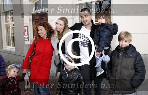 Leiden 10 februari 2013
Premiere Woezel en Pip in de Leidse schouwburg. Dinand Woesthoff met vrouw Lucy en kinderen
Peter Smulders bv