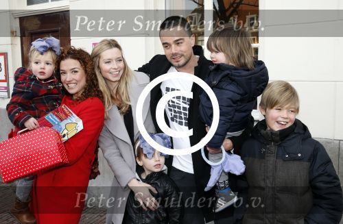 Leiden 10 februari 2013
Premiere Woezel en Pip in de Leidse schouwburg. Dinand Woesthoff met vrouw Lucy en kinderen
Peter Smulders bv
