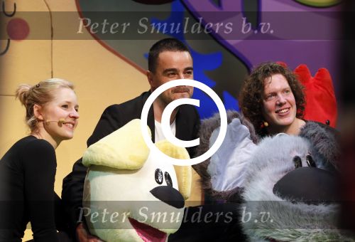 Leiden 10 februari 2013
Premiere Woezel en Pip in de Leidse schouwburg. Dinand Woesthoff met vrouw Lucy en kinderen
Peter Smulders bv