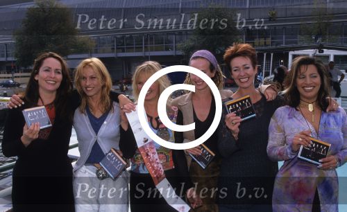 Amsterdam, 29 September 1998
Bijeenkomst Dolly Dots
v.l.n.r.: bovenste rij van links naar rechts Angela Groothuizen, Anita Heilker, Angela Kramer,  Patty Zomer, Ria Brieffies, Esther Oosterbeek
Foto Peter Smulders BV