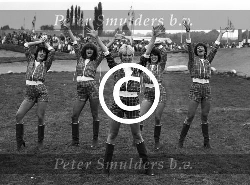 Waalre 1981
Doris D and The Pins optredend bij het fietscrossen
Foto Peter Smulders BV