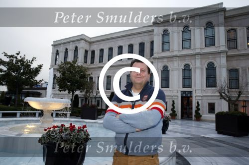 Istanbul 24 januari 2013
Op bezoek bij Wesley Sneijder en zijn vrouw Yolanthe Sneijder Cabau.
Ze slapen in het four seasons hotel . Wesley gaat spelen voor Galatasaray en wordt als een held binnengehaald. Edwin Bredius
Peter Smulders bv