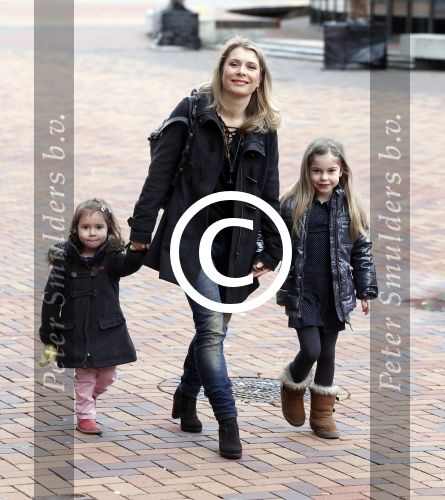 Amsterdam 3 februari 2013
Premiere Ted en de Schat in pathe Arena. Elle v Rijn met dochters
Peter Smulders bv