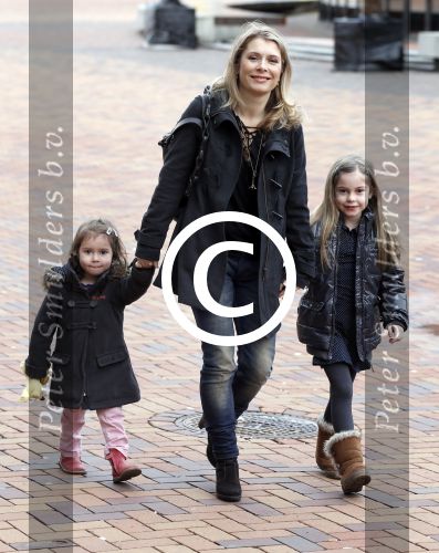 Amsterdam 3 februari 2013
Premiere Ted en de Schat in pathe Arena. Elle v Rijn met dochters
Peter Smulders bv