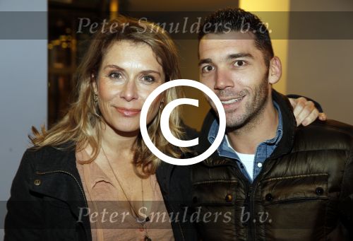 Haarlem 31 januari 2013
Premiere terug naar de kust in de schouwburg van Haarlem. Elle v Rijn met (een) vriend?
Peter Smulders bv