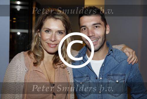 Haarlem 31 januari 2013
Premiere terug naar de kust in de schouwburg van Haarlem. Elle v Rijn met (een) vriend?
Peter Smulders bv