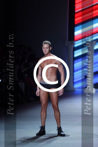 Amsterdam 25 januari 2013
Modeshow muchachomalo tijdens amsterdam fashion week met oa Ferry Doedens.
Peter Smulders bv