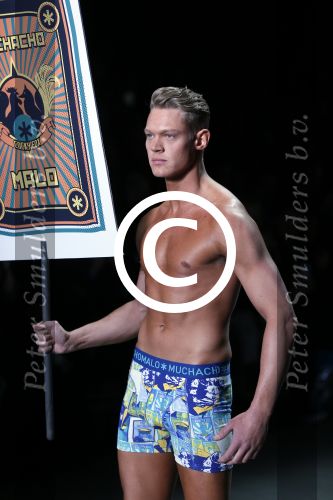 Amsterdam 25 januari 2013
Modeshow muchachomalo tijdens amsterdam fashion week met oa Ferry Doedens.
Peter Smulders bv