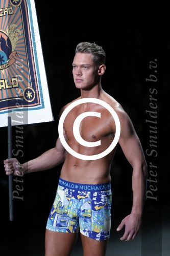 Amsterdam 25 januari 2013
Modeshow muchachomalo tijdens amsterdam fashion week met oa Ferry Doedens.
Peter Smulders bv