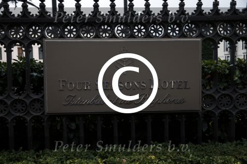 Istanbul 24 januari 2013
Op bezoek bij Wesley Sneijder en zijn vrouw Yolanthe Sneijder Cabau.
Ze slapen in het four seasons hotel . Wesley gaat spelen voor Galatasaray en wordt als een held binnengehaald.
Peter Smulders bv